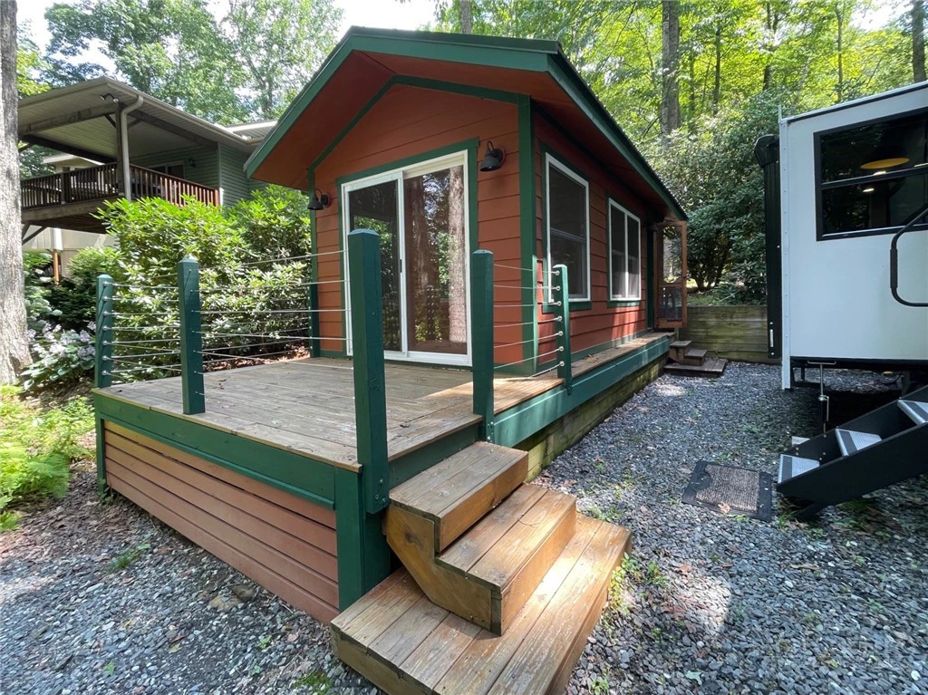 Image number 3 for the current listing