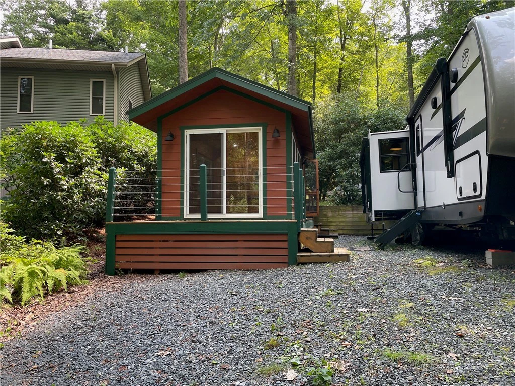 Image number 2 for the current listing