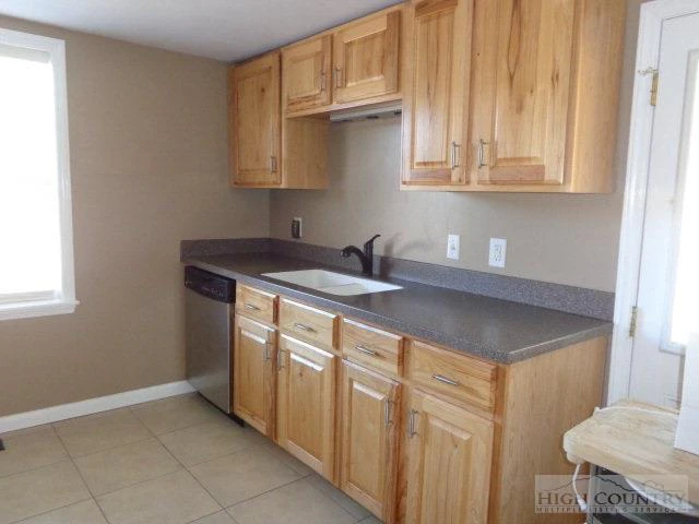 Image number 11 for the current listing