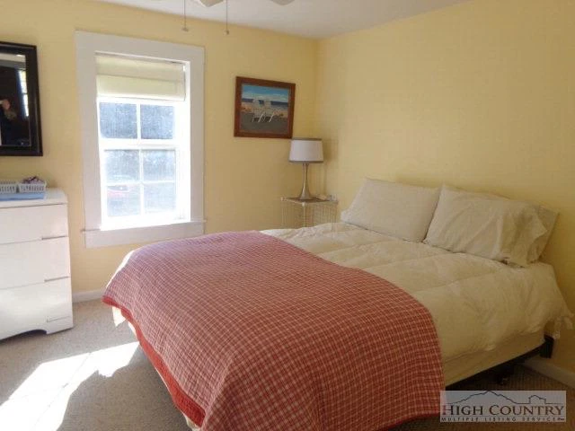 Image number 13 for the current listing