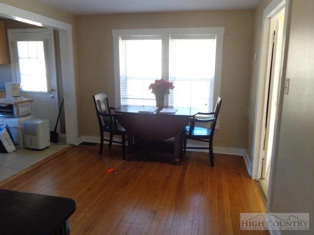 Image number 10 for the current listing