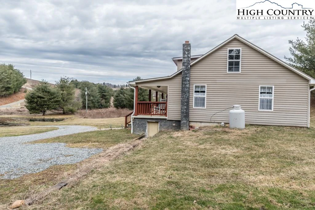 Image number 15 for the current listing