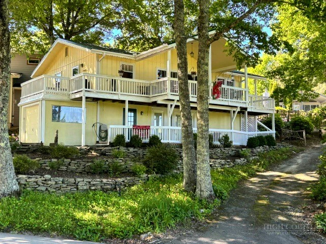 Image number 1 for the current listing