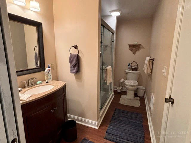 Image number 19 for the current listing