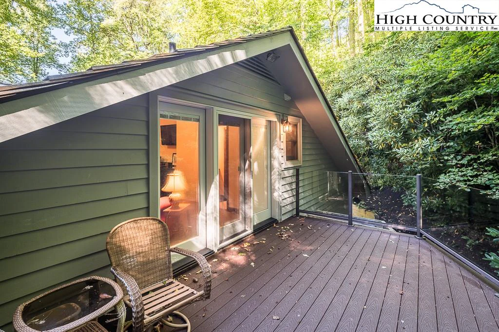Image number 18 for the current listing