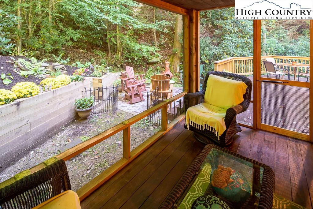 Image number 20 for the current listing