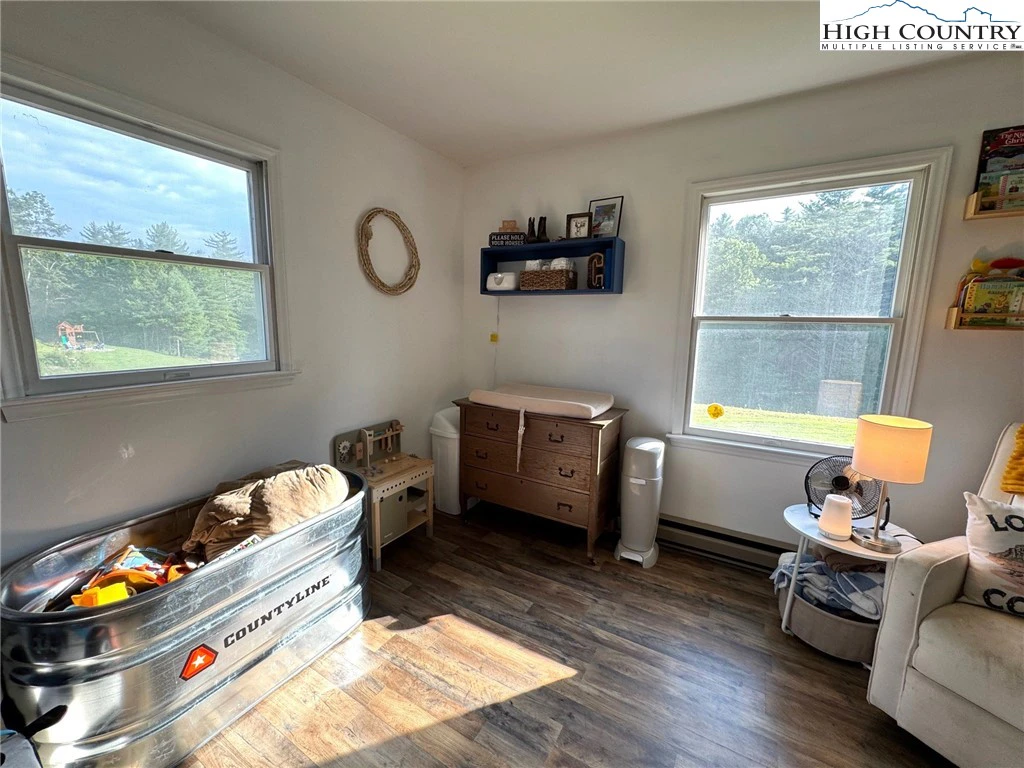 Image number 6 for the current listing