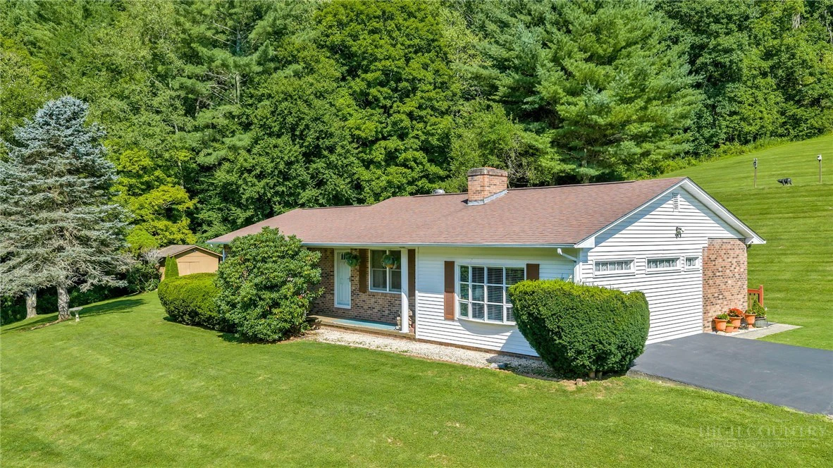 Image number 1 for the current listing