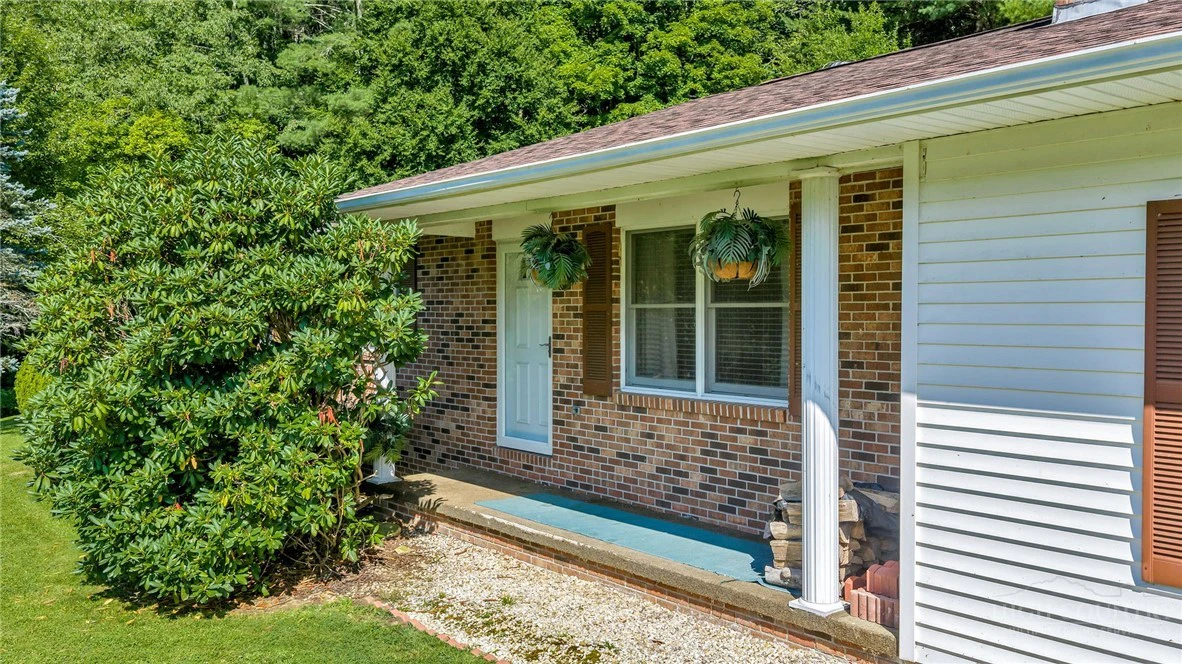 Image number 5 for the current listing