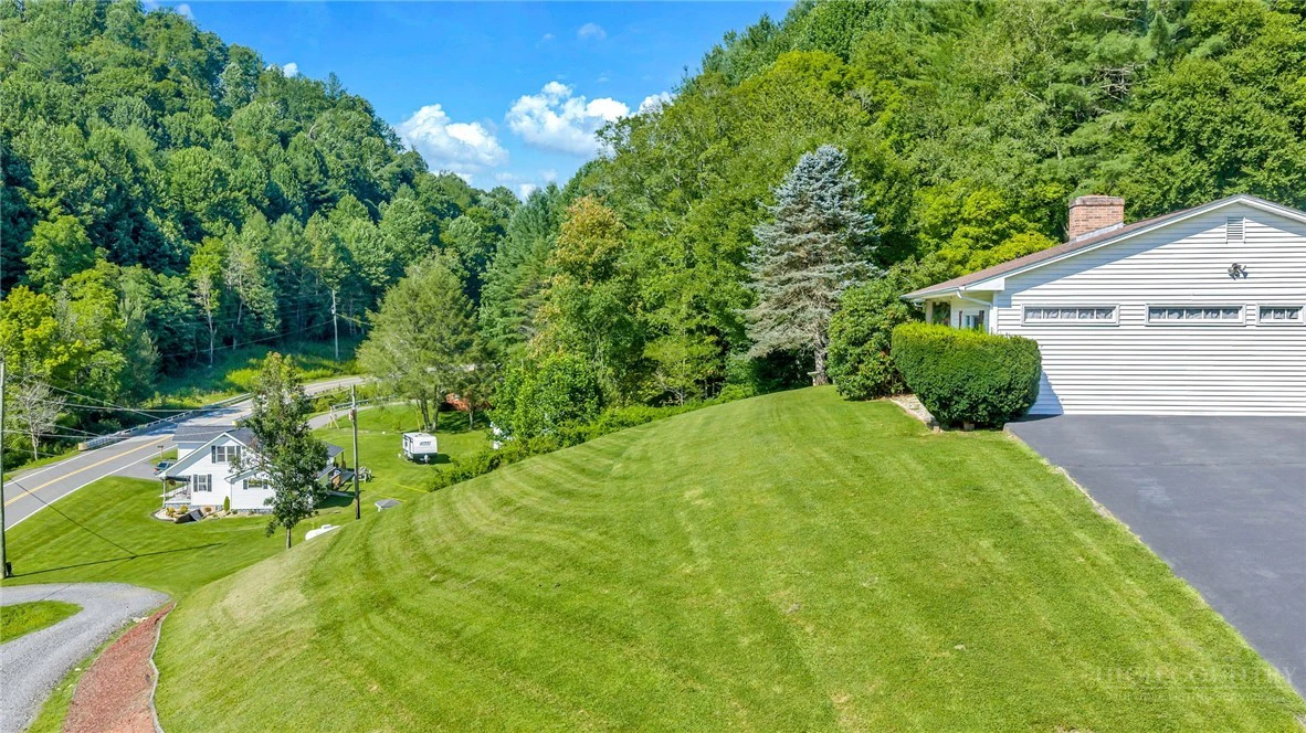 Image number 6 for the current listing