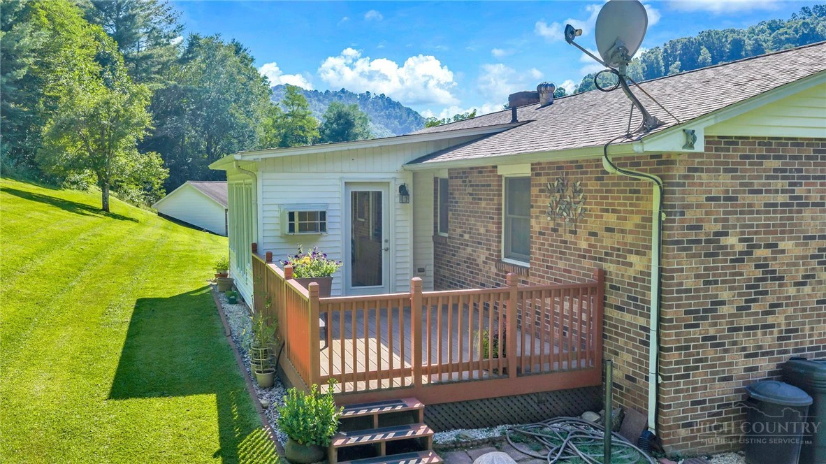 Image number 10 for the current listing