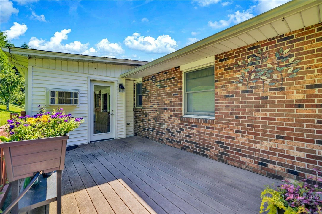 Image number 11 for the current listing