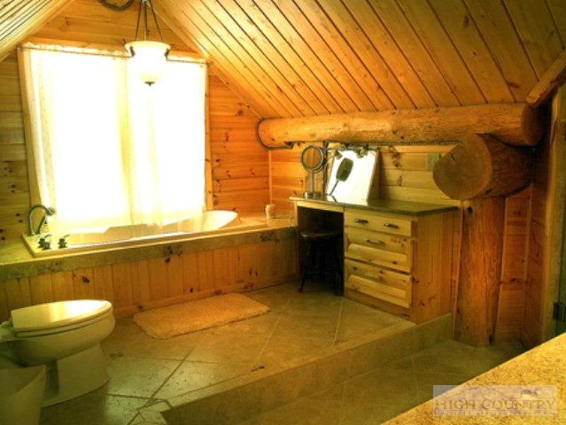 Image number 3 for the current listing