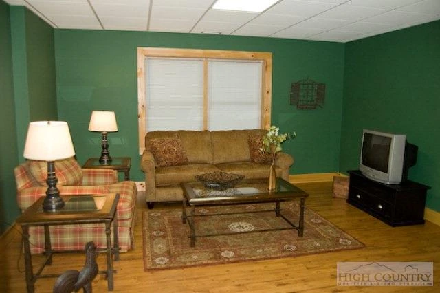 Image number 4 for the current listing