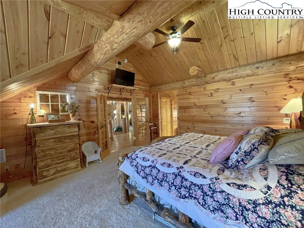 Image number 12 for the current listing
