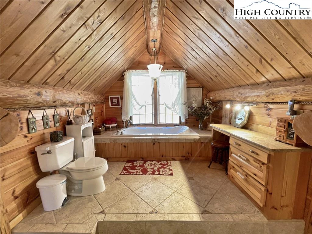 Image number 2 for the current listing
