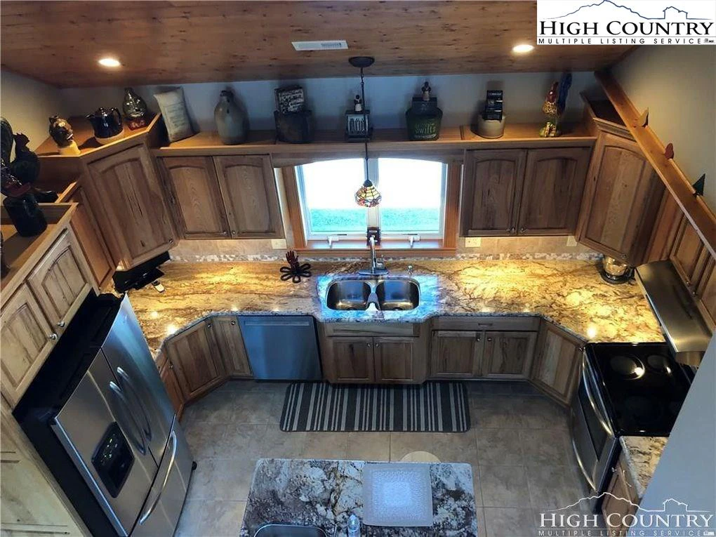 Image number 5 for the current listing
