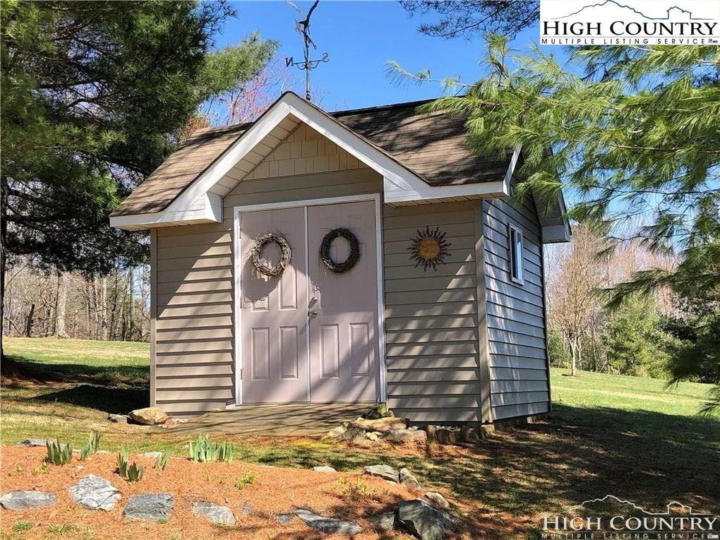 Image number 20 for the current listing