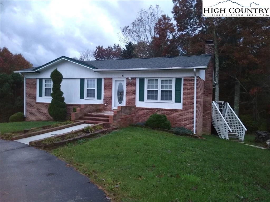 Image number 1 for the current listing