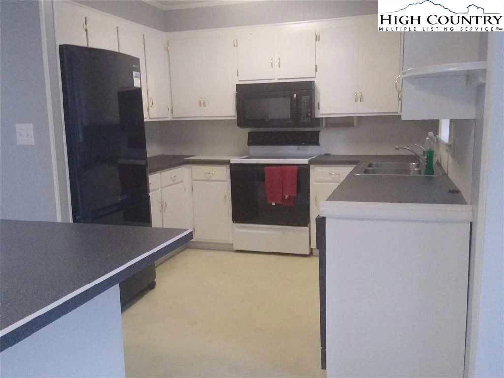 Image number 2 for the current listing