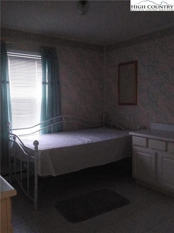 Image number 7 for the current listing
