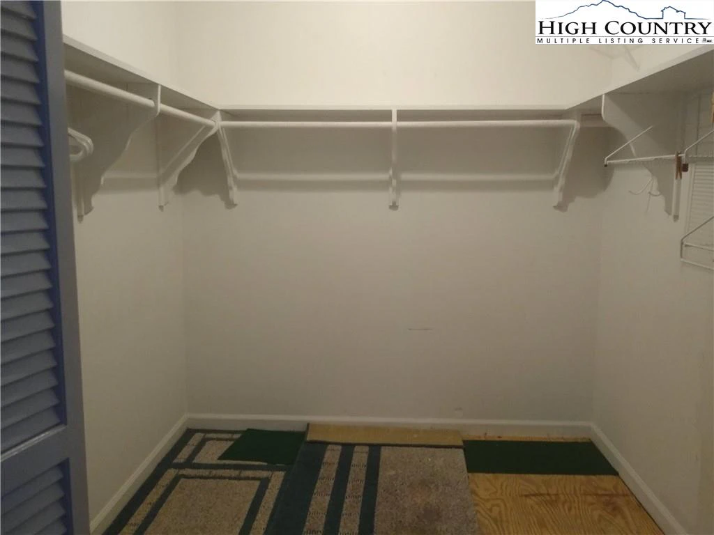 Image number 6 for the current listing