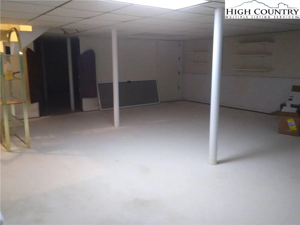 Image number 4 for the current listing