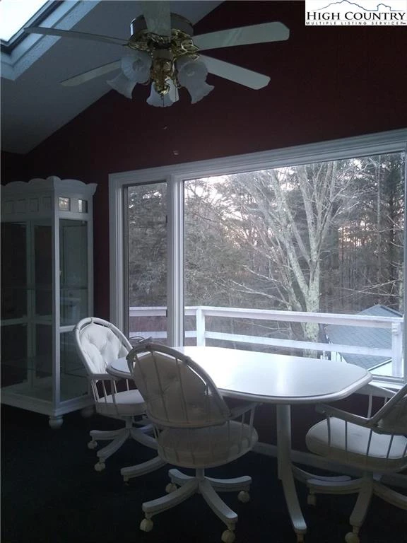Image number 14 for the current listing