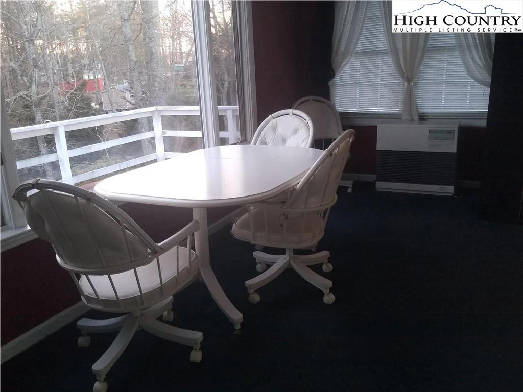 Image number 13 for the current listing