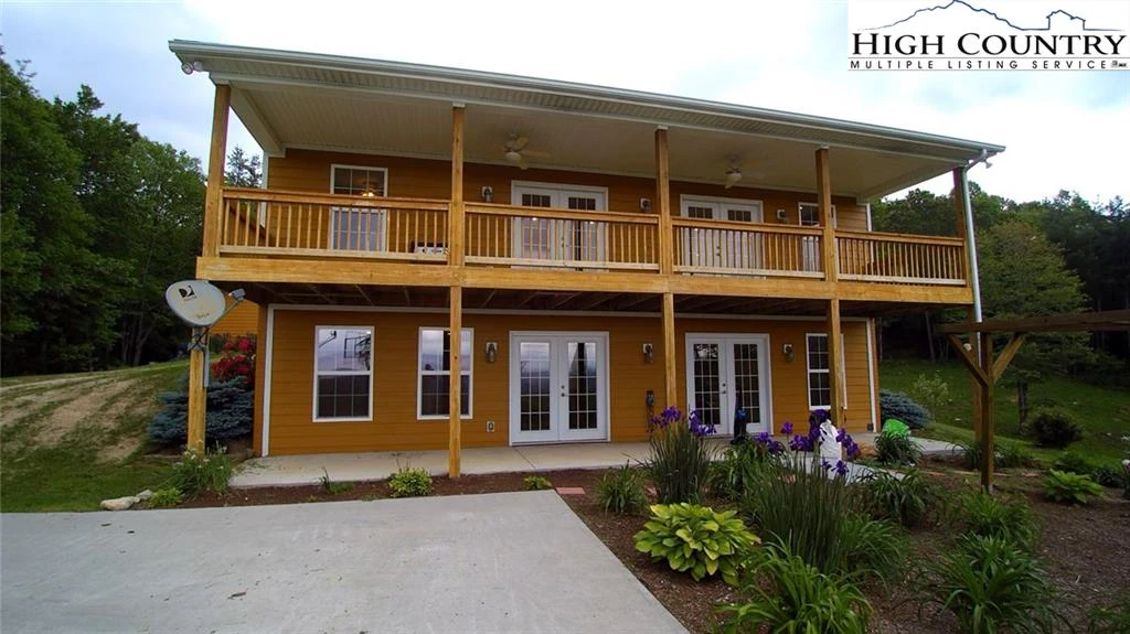 Image number 1 for the current listing