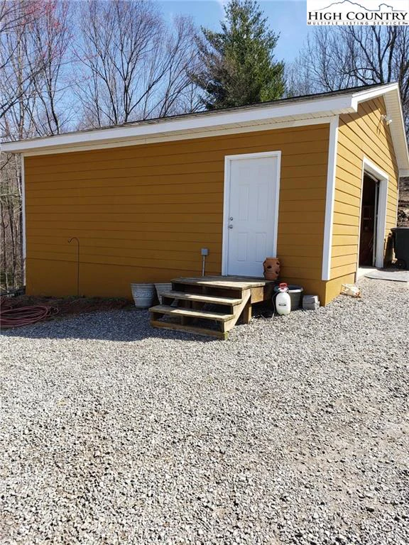 Image number 12 for the current listing