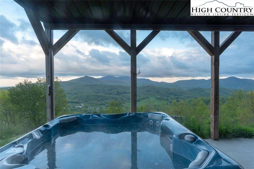 Image number 2 for the current listing