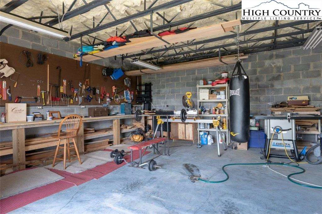 Image number 11 for the current listing