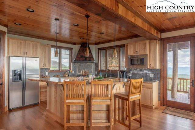 Image number 4 for the current listing