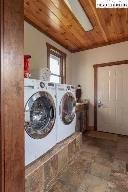Image number 3 for the current listing