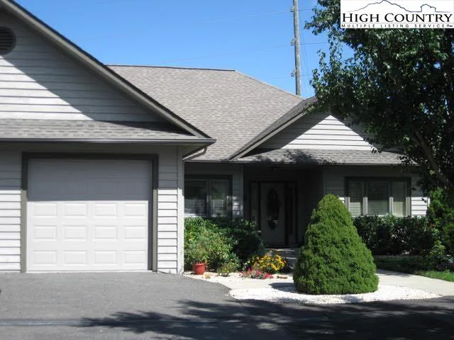 Image number 1 for the current listing