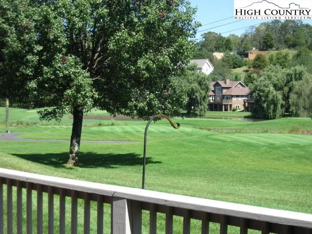 Image number 14 for the current listing
