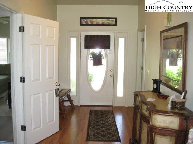 Image number 4 for the current listing