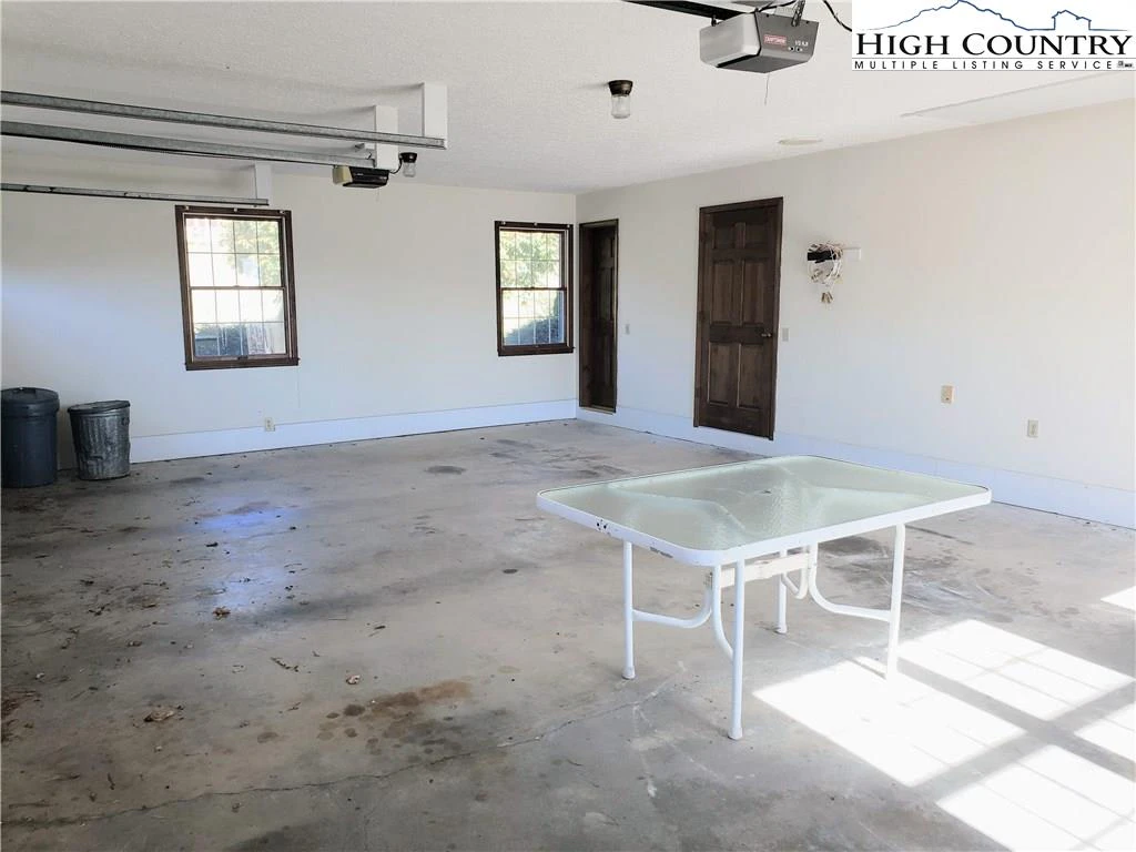 Image number 5 for the current listing