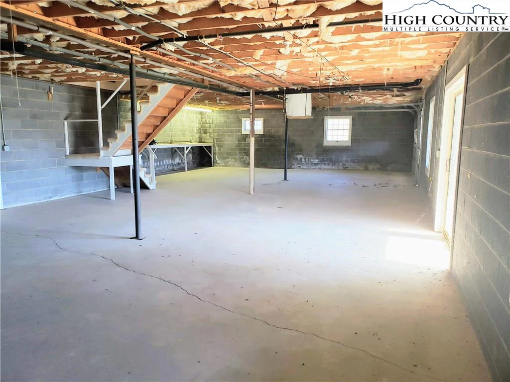 Image number 10 for the current listing