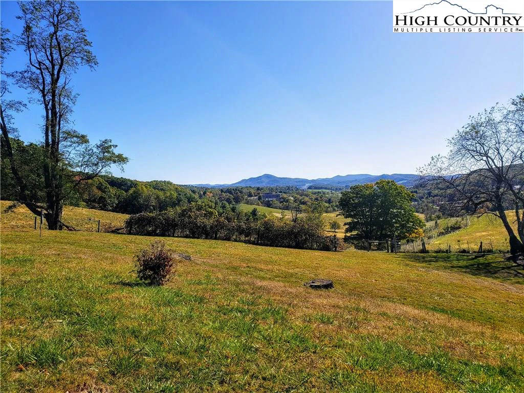 Image number 19 for the current listing