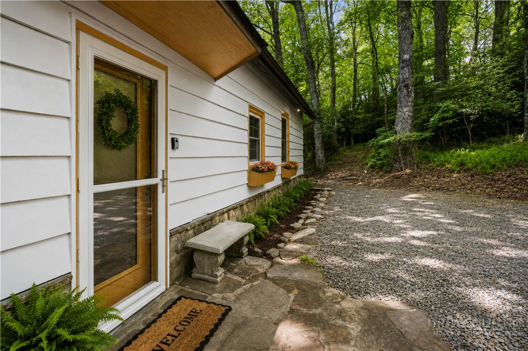 Image number 3 for the current listing
