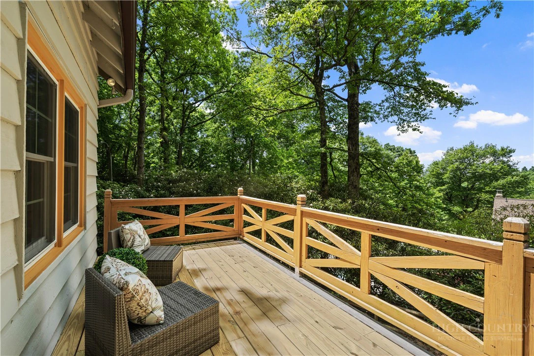 Image number 18 for the current listing
