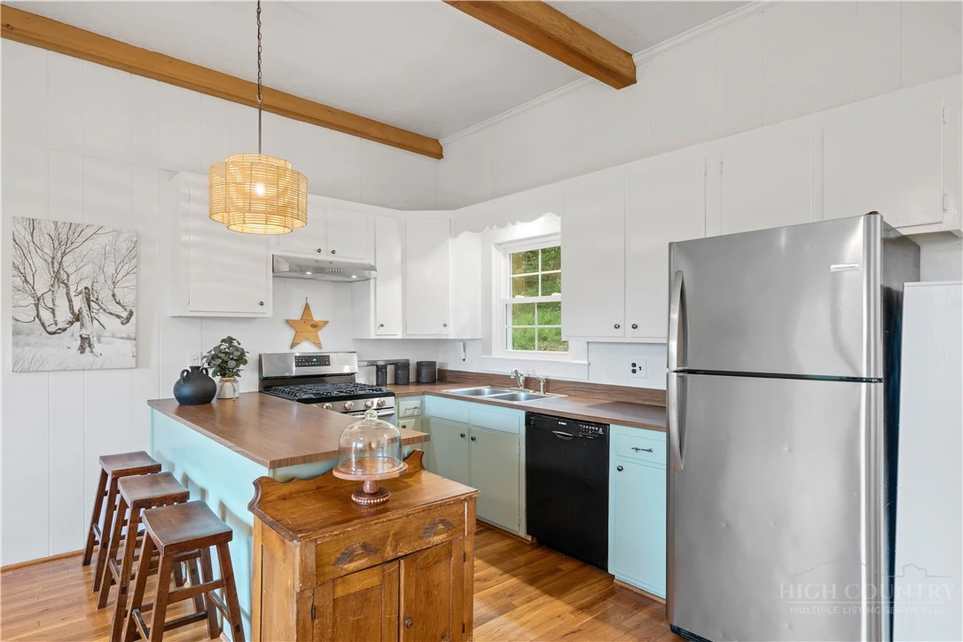 Image number 10 for the current listing