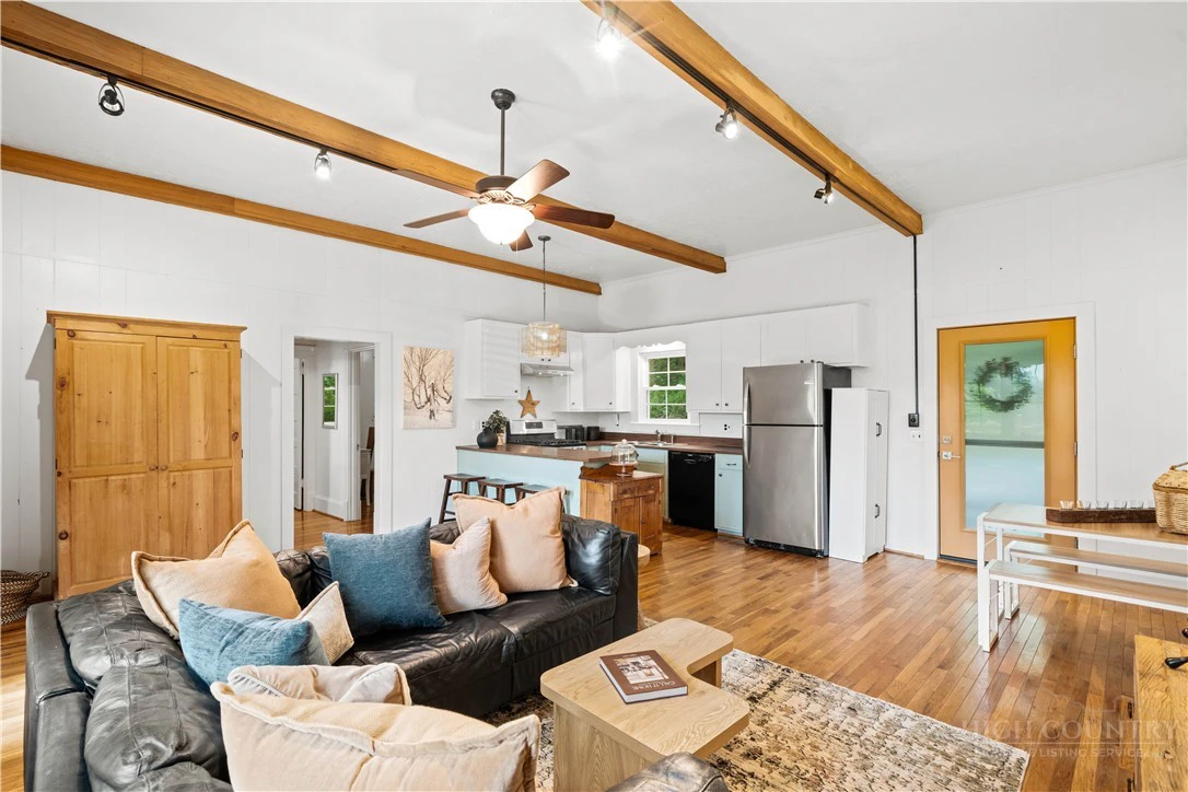 Image number 6 for the current listing
