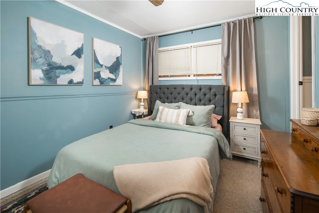 Image number 5 for the current listing