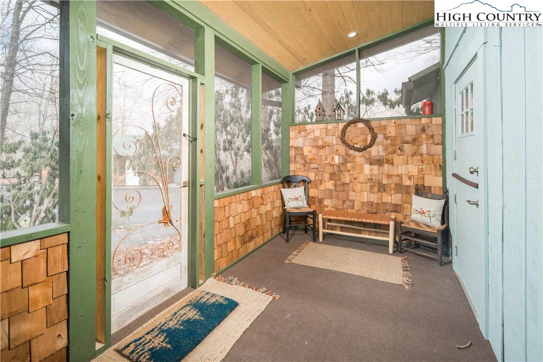Image number 8 for the current listing