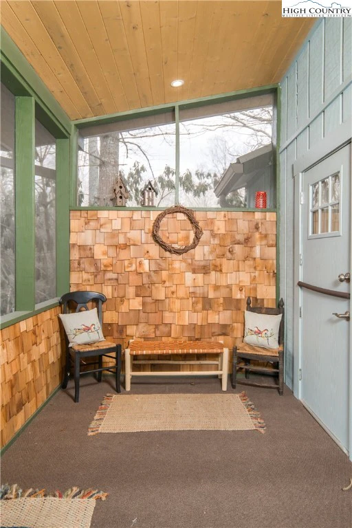 Image number 11 for the current listing