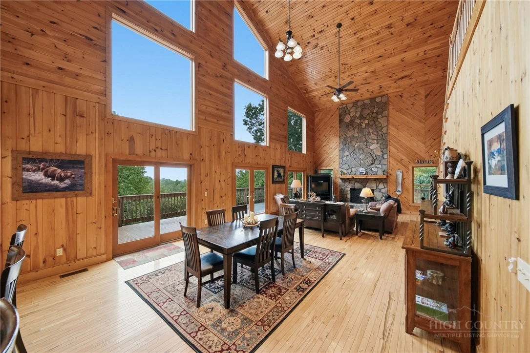 Image number 7 for the current listing