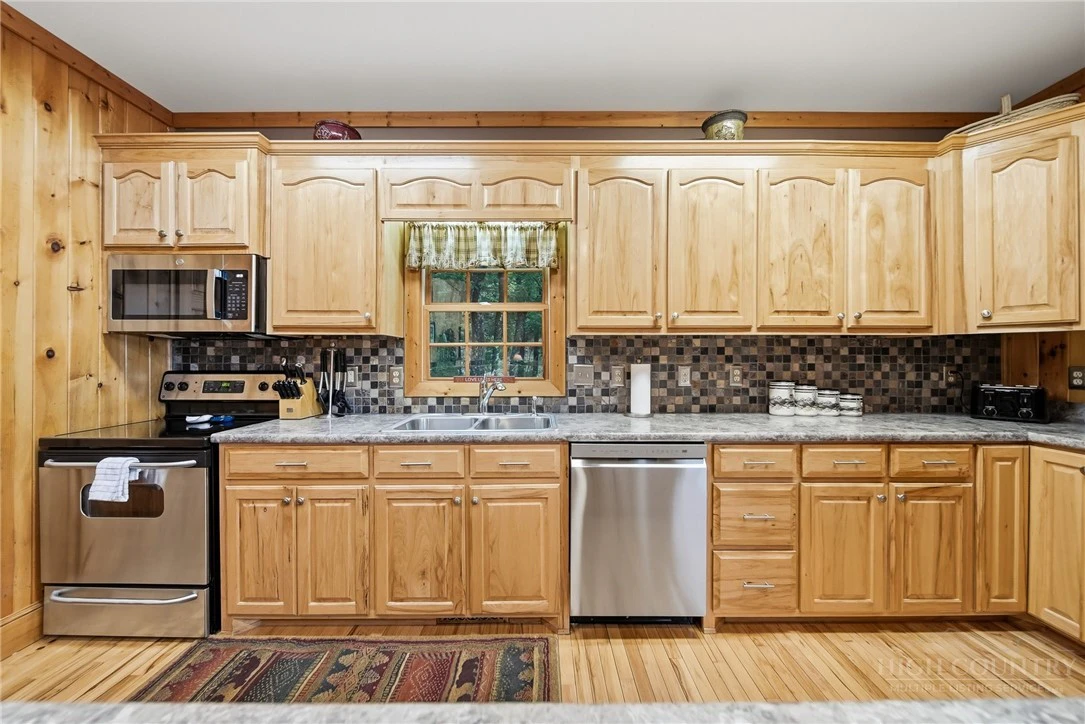 Image number 14 for the current listing